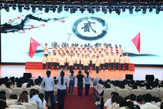 救援受困山洞的男子